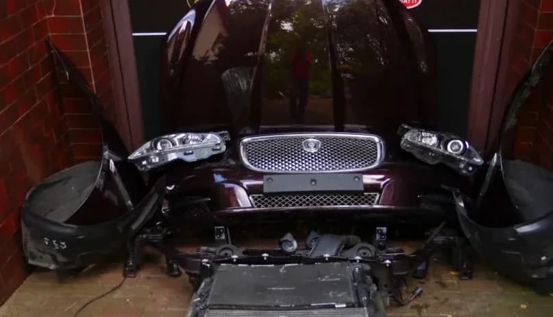 Face Avant Complete Jaguar Xj 351
