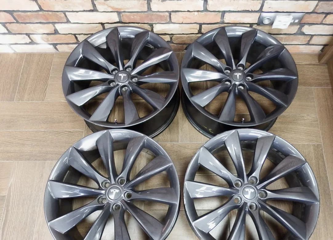 Pièce de réemploi Jantes 21 Tesla Model S 1