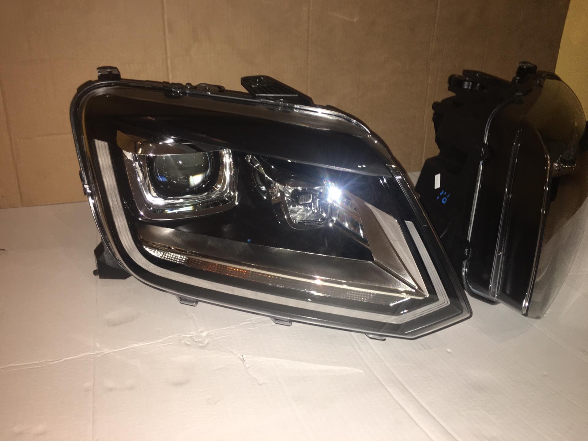 Kit phares Xenon LED VW Amarok facelift — photo 4