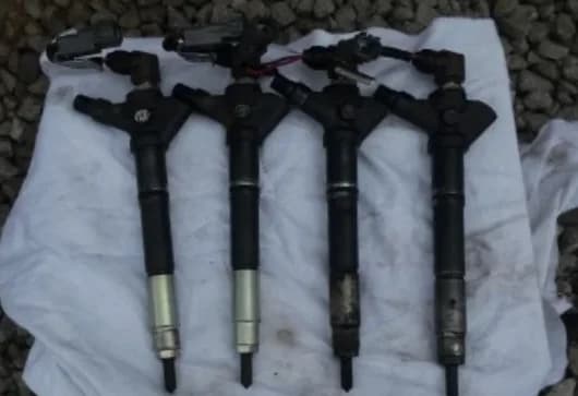 Lot De 4 Injecteurs Toyota Rav4 2 2 D 23670 26020