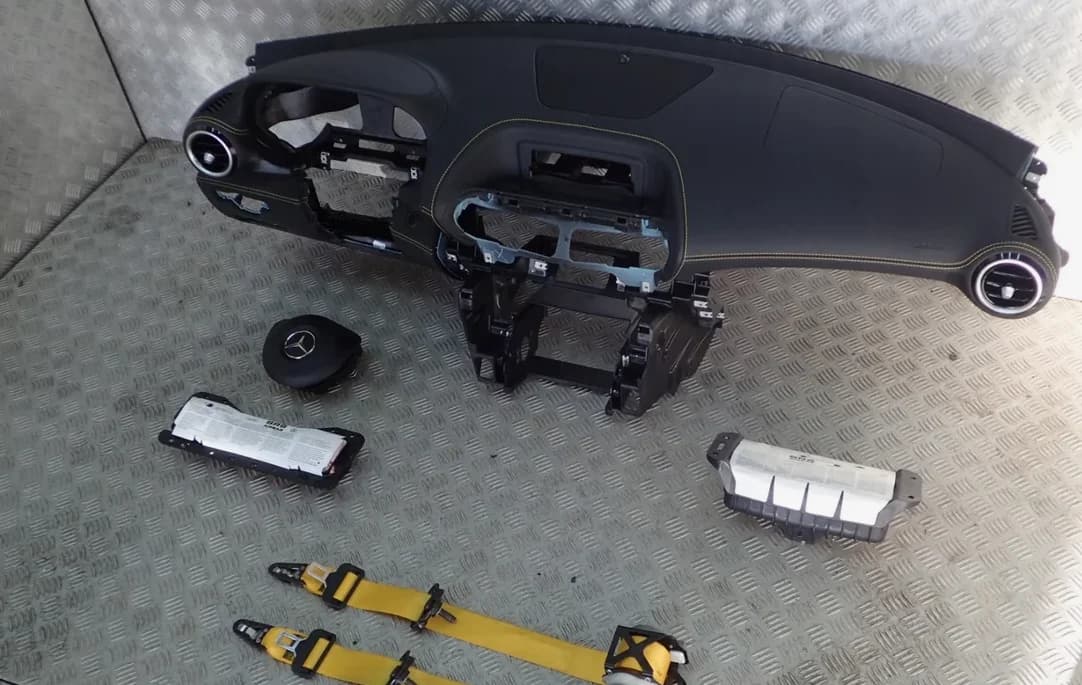 Tableau De Bord Complet Mercedes Amg Gt