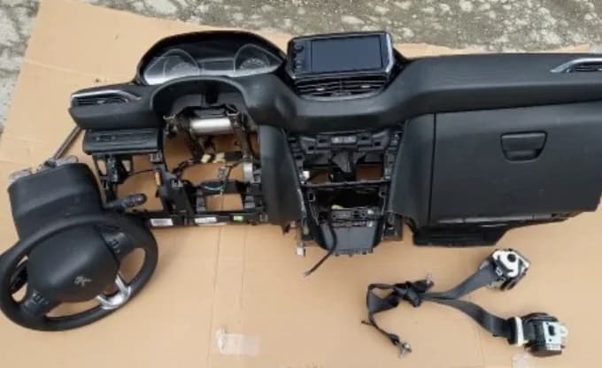 Tableau De Bord Complet Peugeot 2008