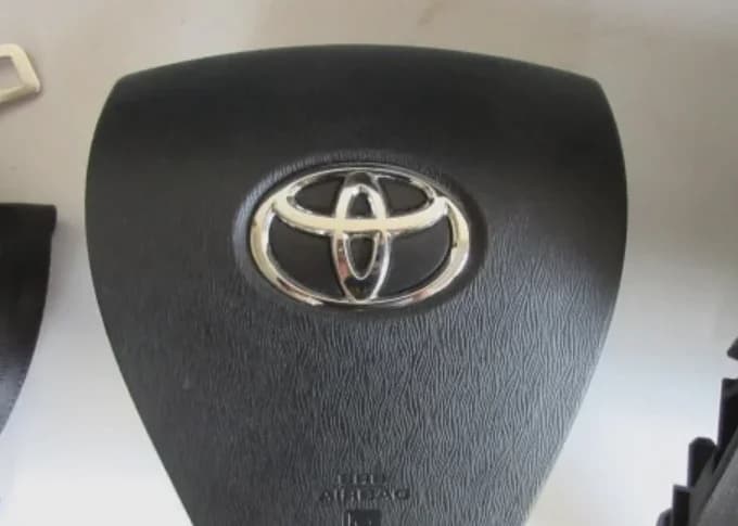 Tableau De Bord Complet Toyota Prius Plus 1