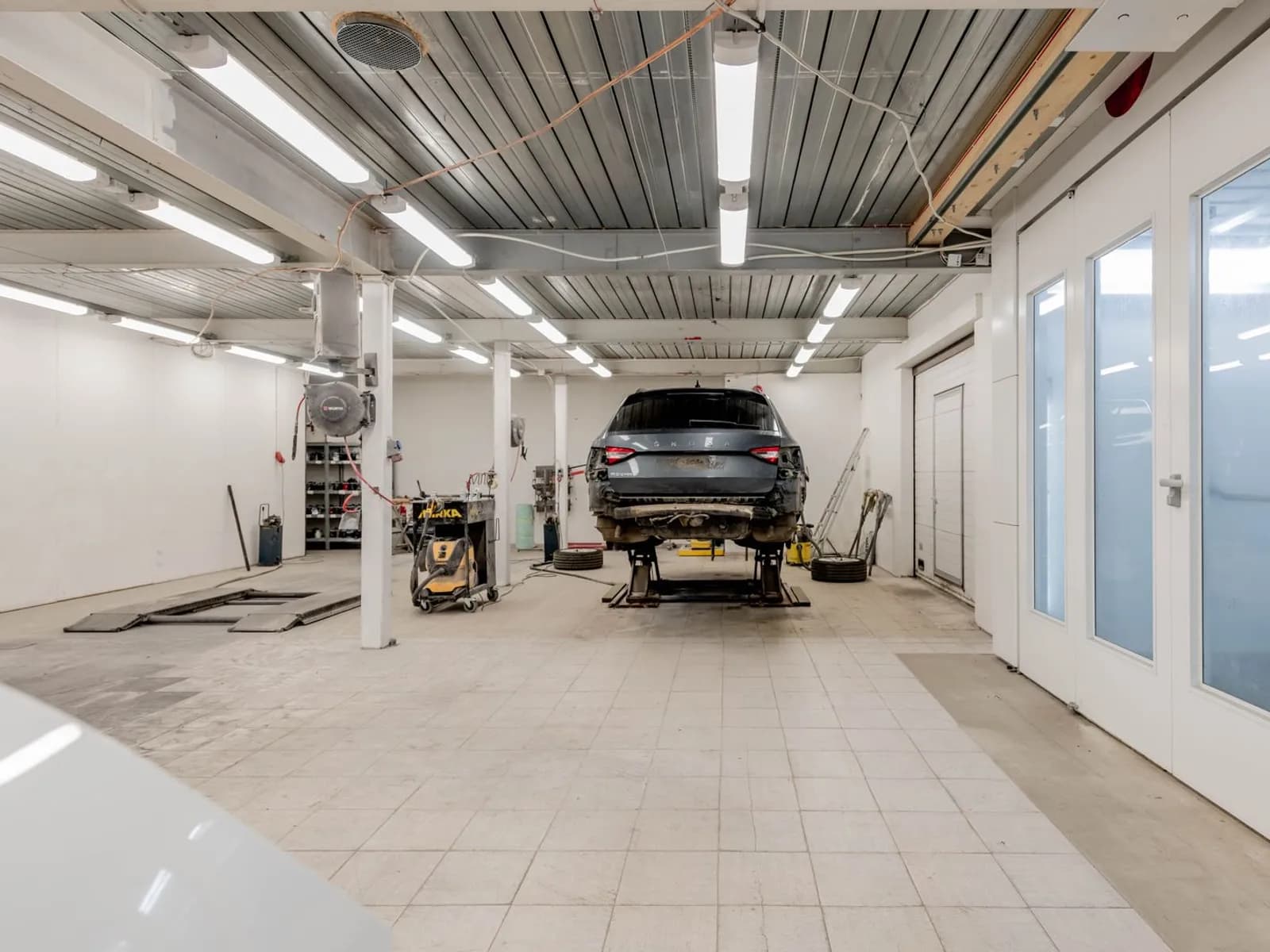 Le stockage des pièces — atelier ALV Carrosserie Services