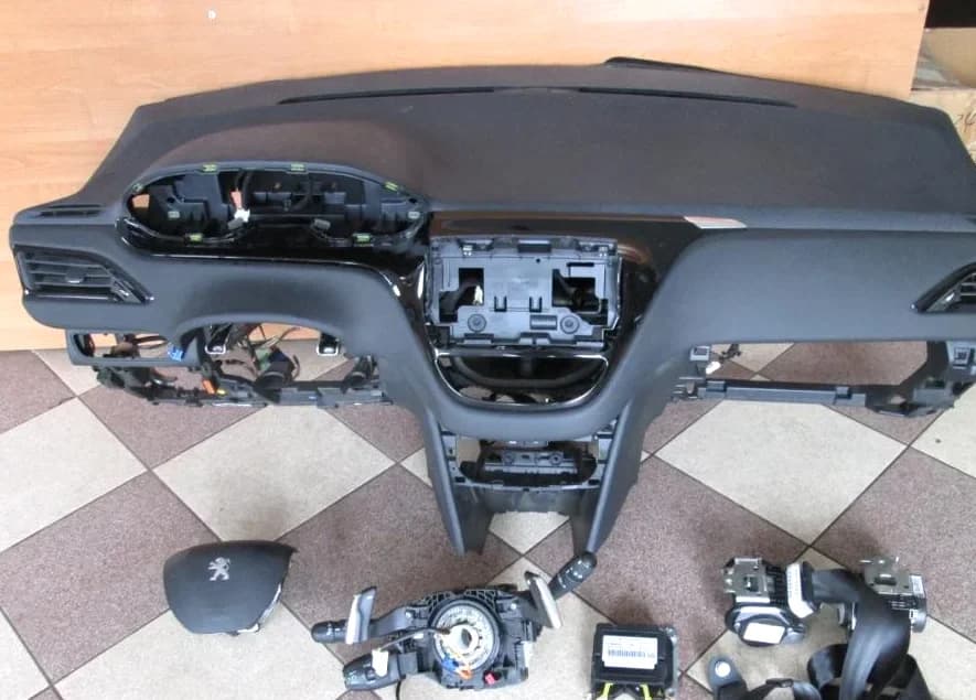 Planche de Bord Peugeot 208