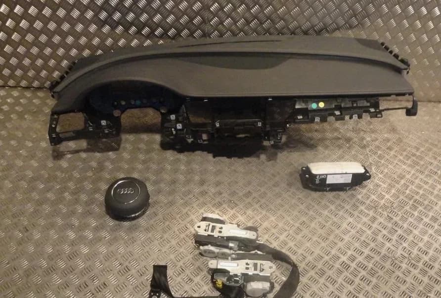 Pièce de réemploi Tableau De Bord Complet Audi A8 4h0