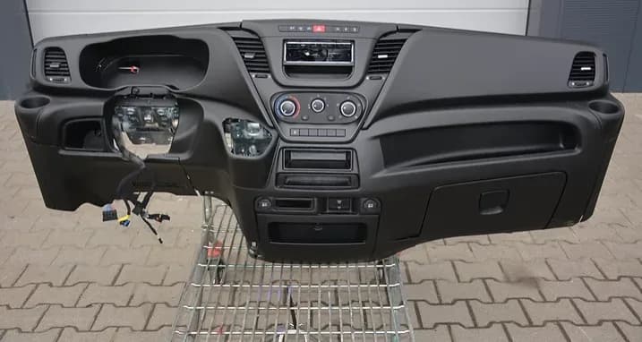 Tableau de bord complet Iveco Daily — photo 1