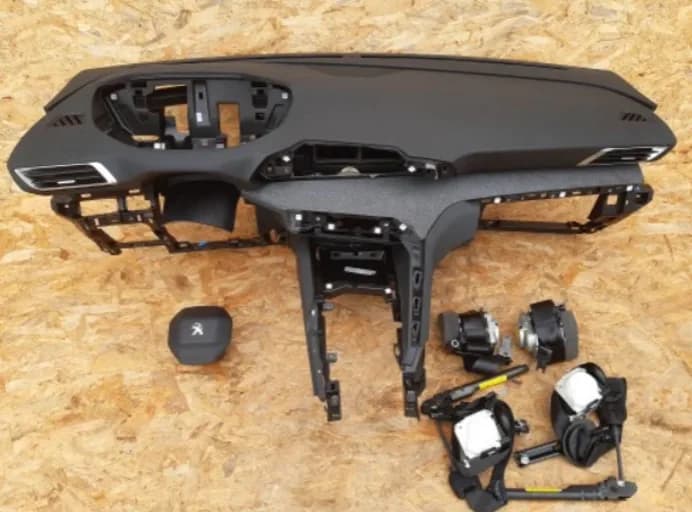 Tableau de bord complet Peugeot 3008 II — photo 1