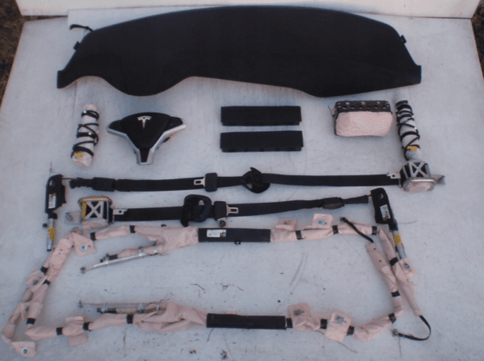 Tableau de bord complet Tesla Model S — photo 1