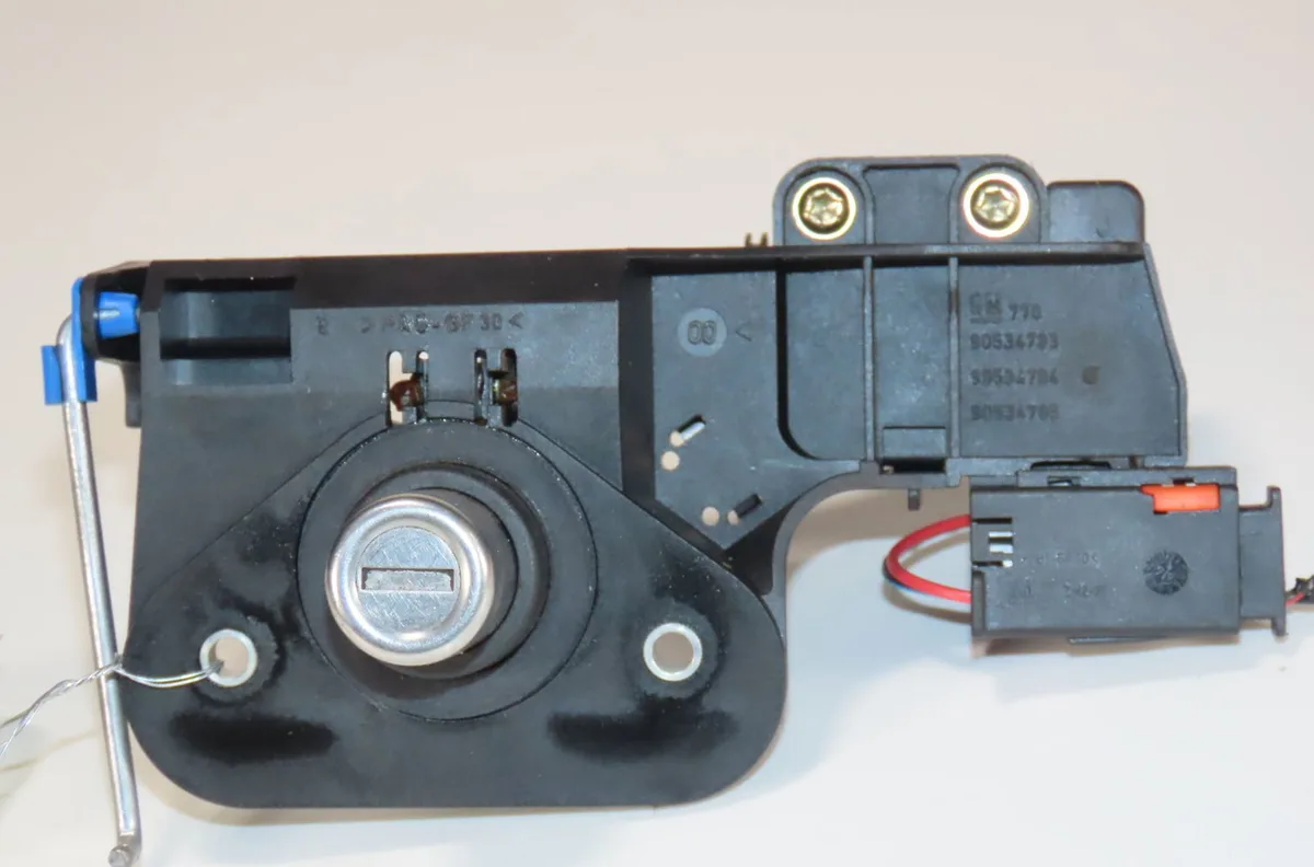 Actionneur serrure hayon Opel CORSA C (X01) 1.2 (f08, f68) (2000-2009) occasion