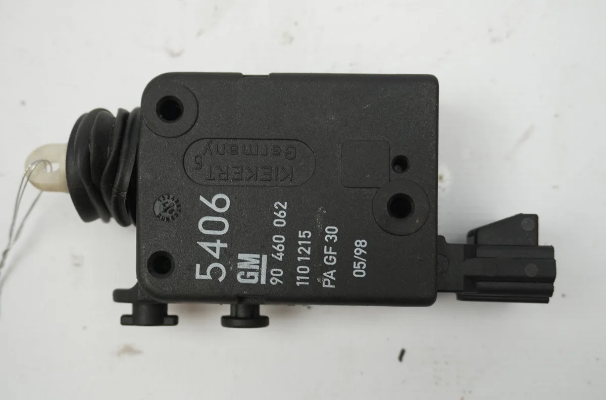 Actionneur serrure hayon Opel VECTRA B Break (J96) 2.0 dti 16v (f35) (1997-2003) occasion