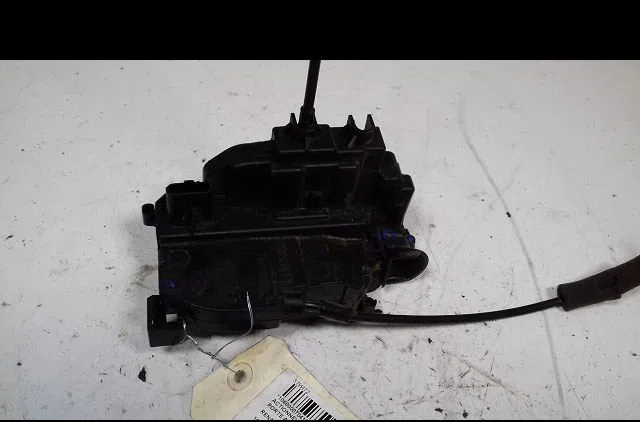 Actionneur serrure porte avg Renault CLIO III (BR0-1, CR0-1) 1.5 dci (2010-2014) 5 portes occasion