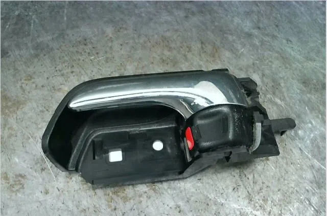 Actionneur serrure porte avg Renault SCÉNIC I Monospace (JA0-1_, FA0_) 1.9 dci (ja05, ja1f) (1999-2003) 5 portes occasio