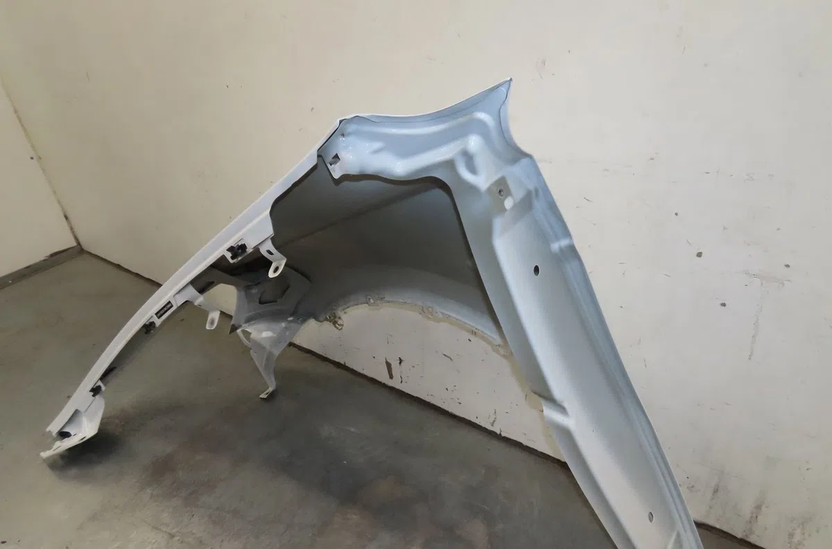 Aile avant droite Tesla MODEL Y (5YJY) Ev traction intégrale (2021) 5 portes occasion