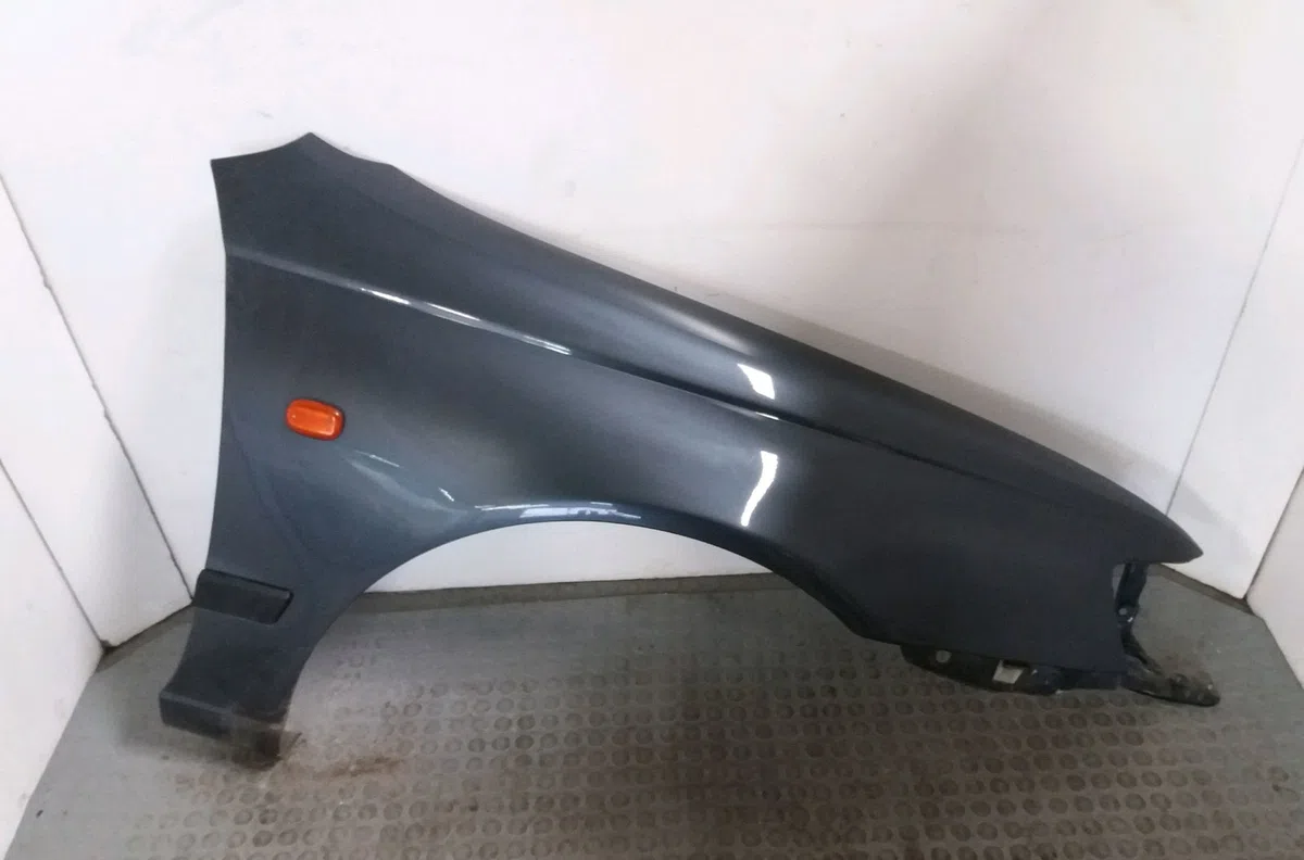Aile avant droite Toyota CARINA E VI (_T19_) 2.0 td (ct190) (1996-1997) occasion