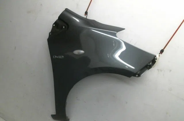 Aile avant droite Toyota YARIS (_P9_) 1.4 d-4d (nlp90_) (2005-2012) occasion