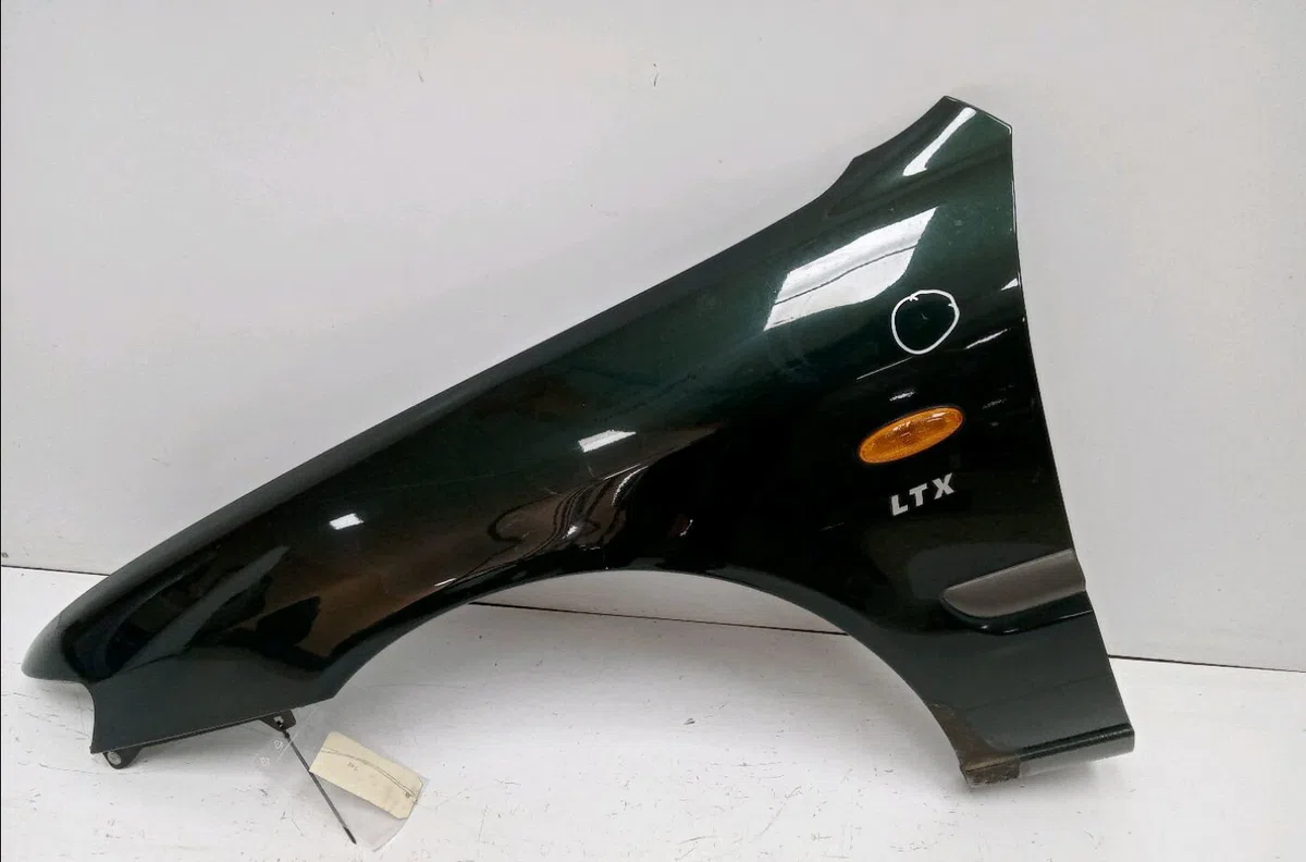 Aile avant gauche Mazda 626 V Hatchback (GF) 1.8 (gf8p) (1997-1999) occasion