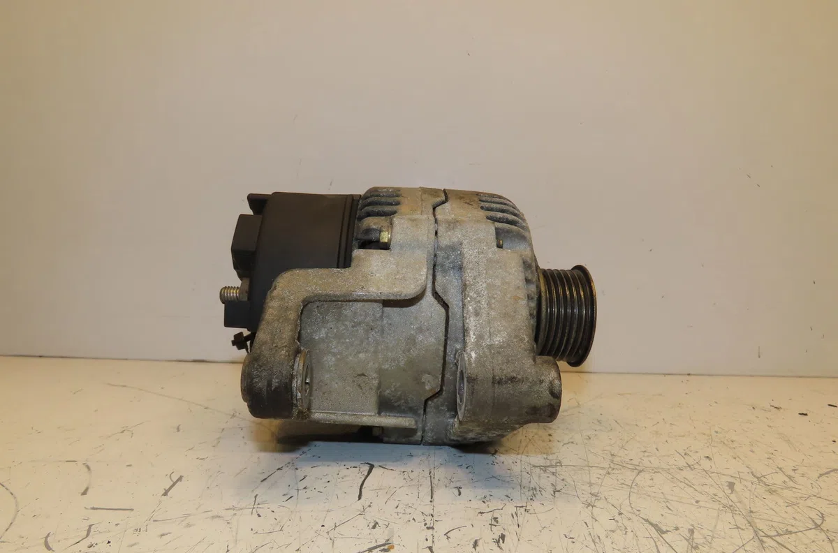 Alternateur Opel CORSA B (S93) 1.4 i (f08, f68, m68) (1993-2000) occasion