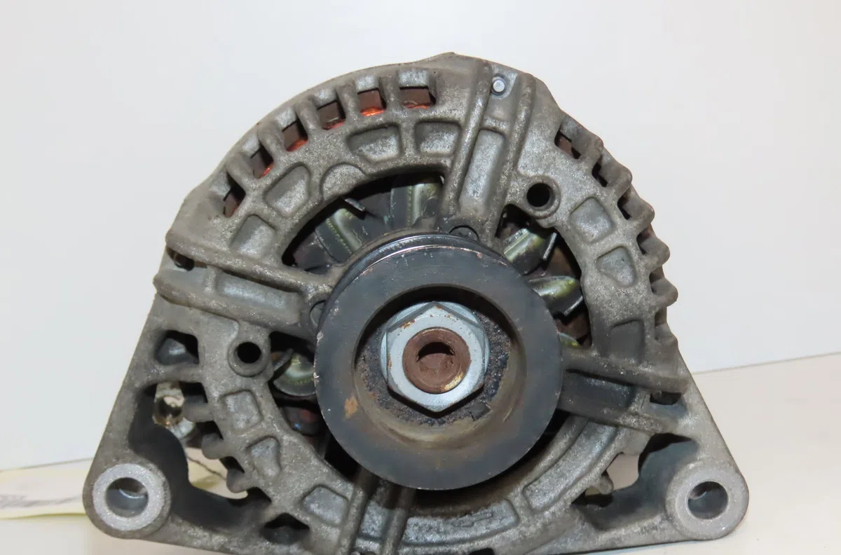 Alternateur Opel CORSA C (X01) 1.2 twinport (f08, f68) (2004-2009) occasion