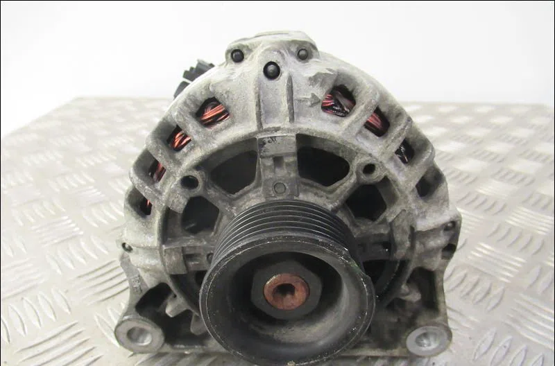 Alternateur Peugeot 206 (2L_, 2M_) 1.4 i (2lkfwa, 2mkfwa) (2009-2013) 3 portes occasion