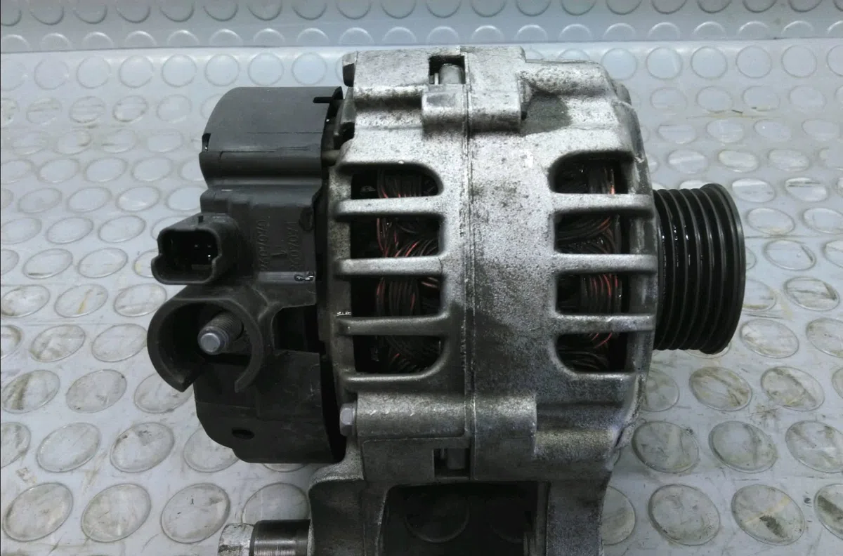 Alternateur Peugeot 206 (2L_, 2M_) 1.4 i (2lkfwa, 2mkfwa) (2009-2013) 3 portes occasion
