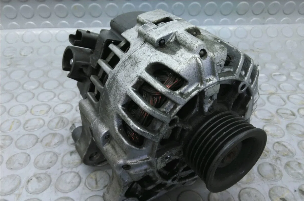 Alternateur Peugeot 206 (2L_, 2M_) 1.4 i (2lkfwa, 2mkfwa) (2009-2013) 3 portes occasion