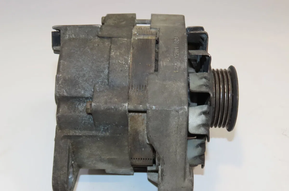 Alternateur Renault 21 A trois volumes (L48_) 1.7 (l48e) (1989-1994) occasion