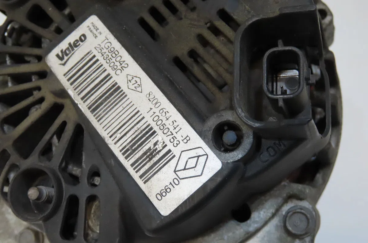 Alternateur Renault CLIO III (BR0-1, CR0-1) 1.2 16v (br02, br0j, br11, cr02, cr0j, cr11) (2005-2014) 5 portes occasion