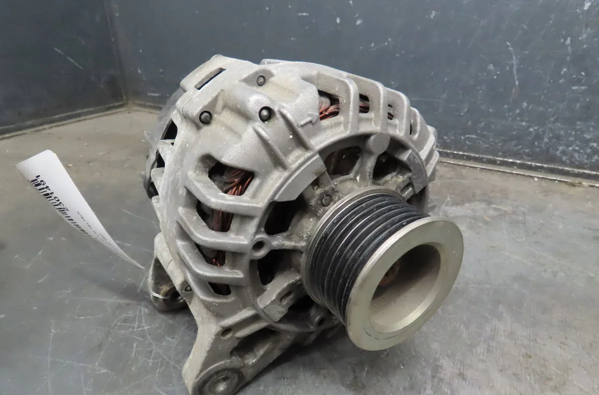 Alternateur Renault CLIO III (BR0-1, CR0-1) 1.2 16v (br02, br0j, br11, cr02, cr0j, cr11) (2005-2014) 5 portes occasion