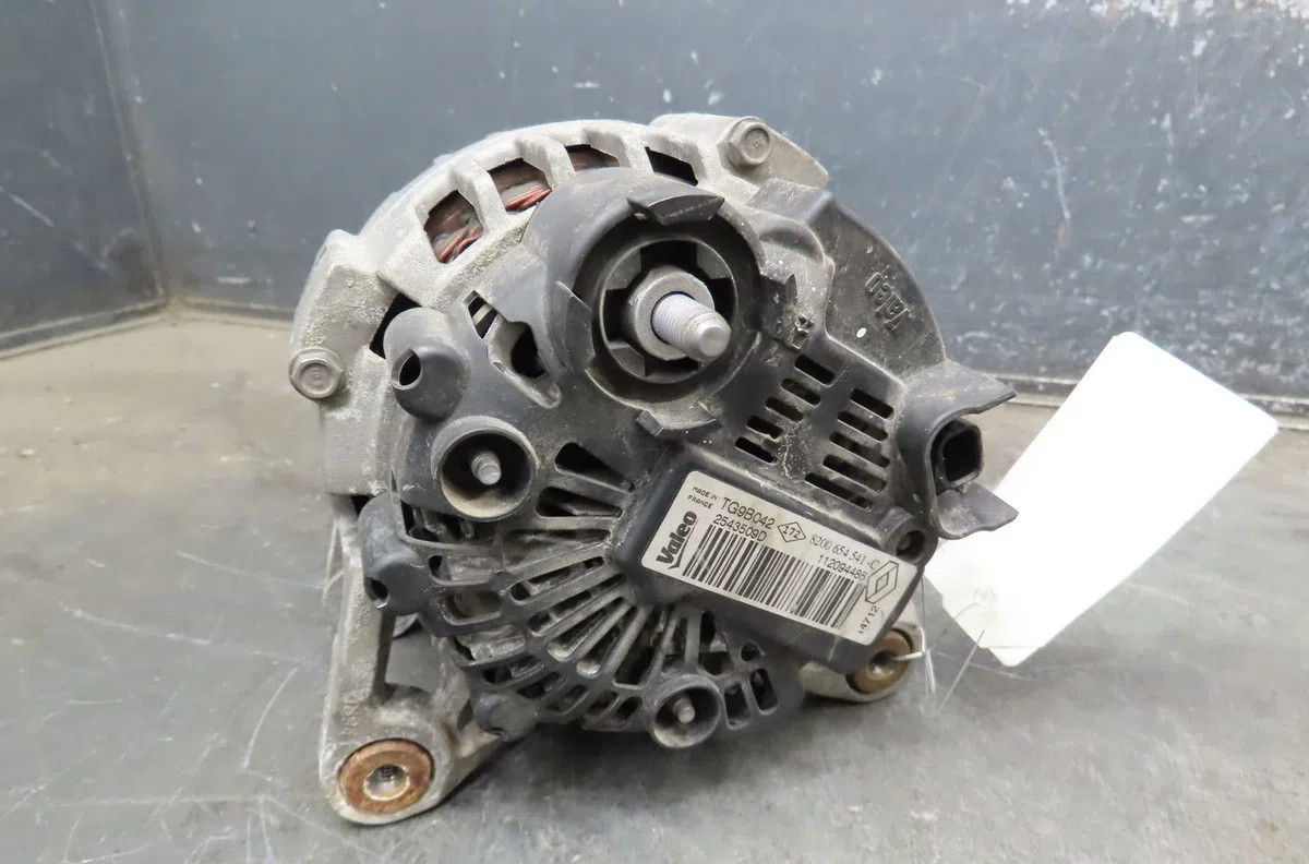 Alternateur Renault CLIO III (BR0-1, CR0-1) 1.2 16v (br02, br0j, br11, cr02, cr0j, cr11) (2005-2014) 5 portes occasion