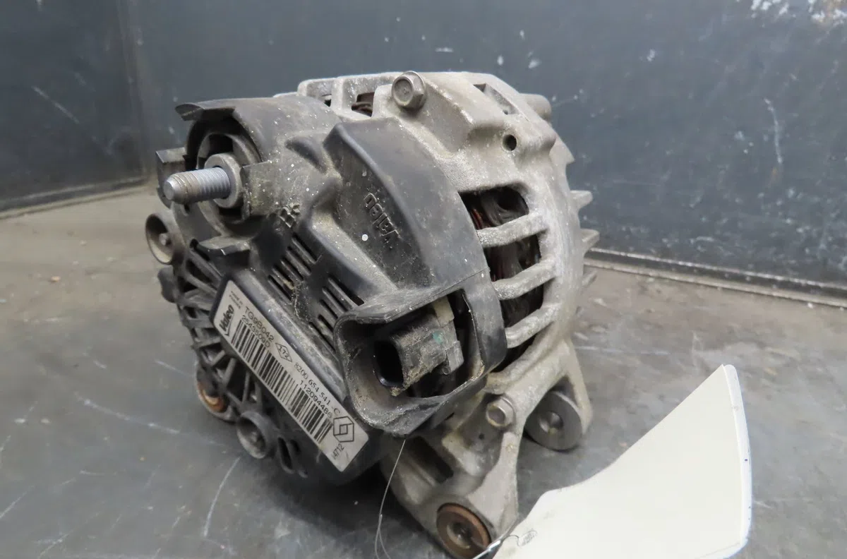 Alternateur Renault CLIO III (BR0-1, CR0-1) 1.2 16v (br02, br0j, br11, cr02, cr0j, cr11) (2005-2014) 5 portes occasion