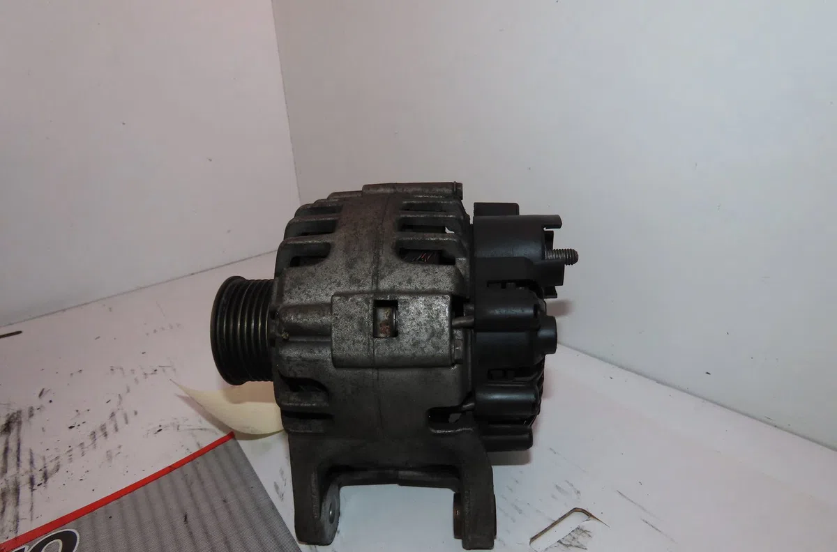 Alternateur Renault CLIO III (BR0-1, CR0-1) 1.2 16v hi-flex (br1u, cr1u) (2008-2014) occasion