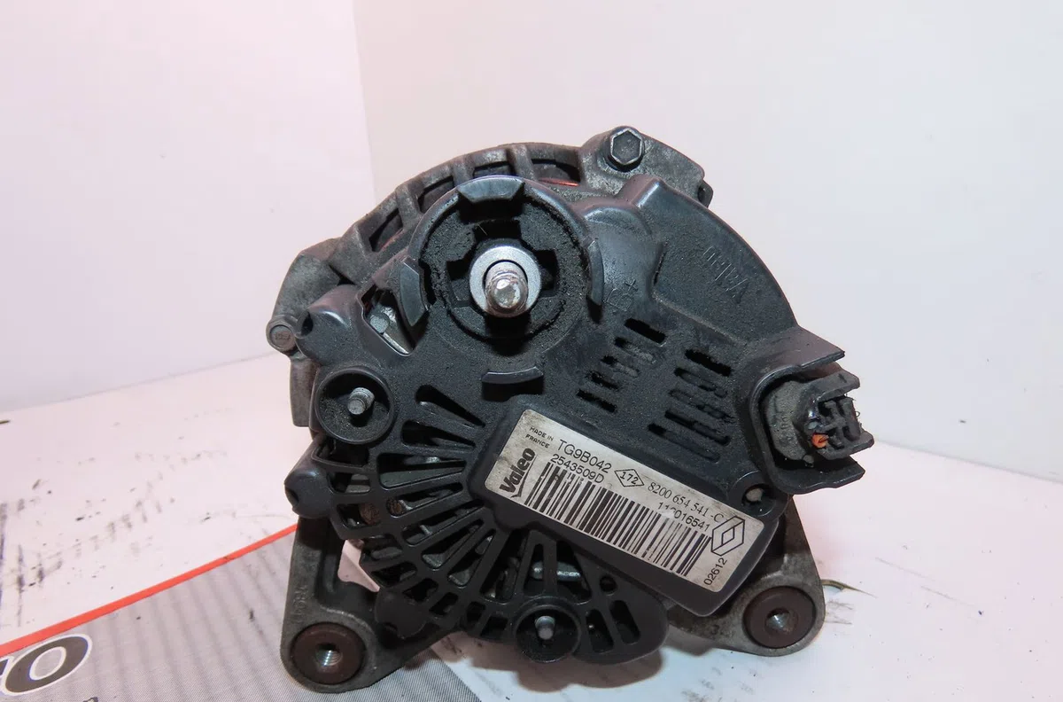 Alternateur Renault CLIO III (BR0-1, CR0-1) 1.2 16v hi-flex (br1u, cr1u) (2008-2014) occasion