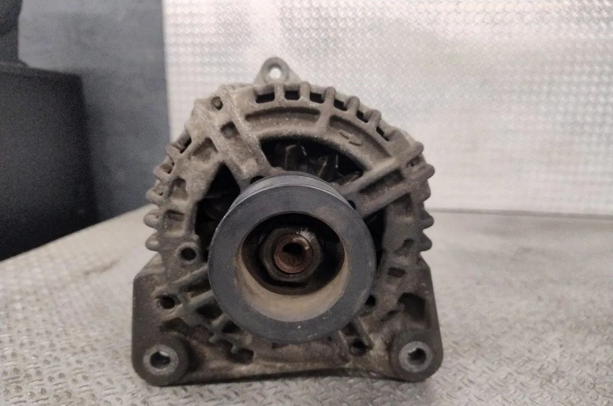 Alternateur Renault CLIO III (BR0-1, CR0-1) 1.4 16v (2005-2012) occasion