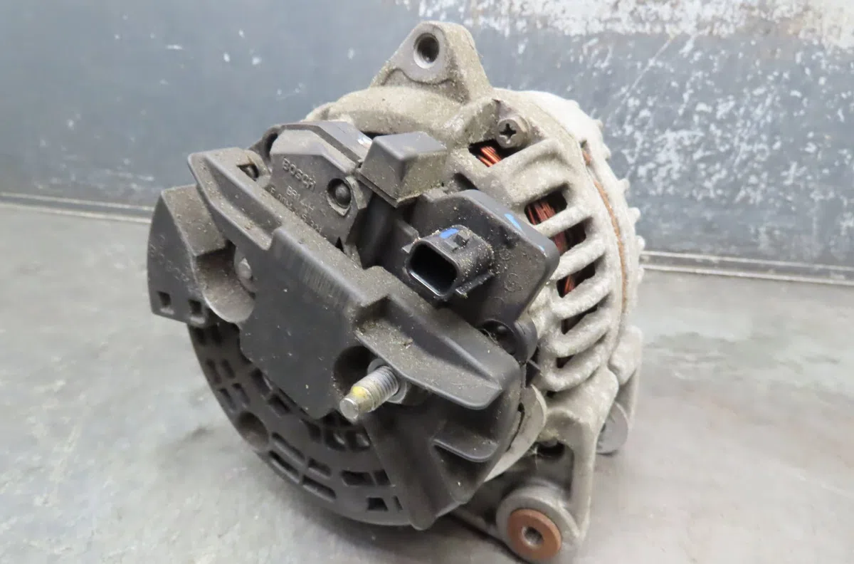 Alternateur Renault CLIO III Grandtour (KR0-1_) 1.6 16v (kr0b) (2007-2012) occasion