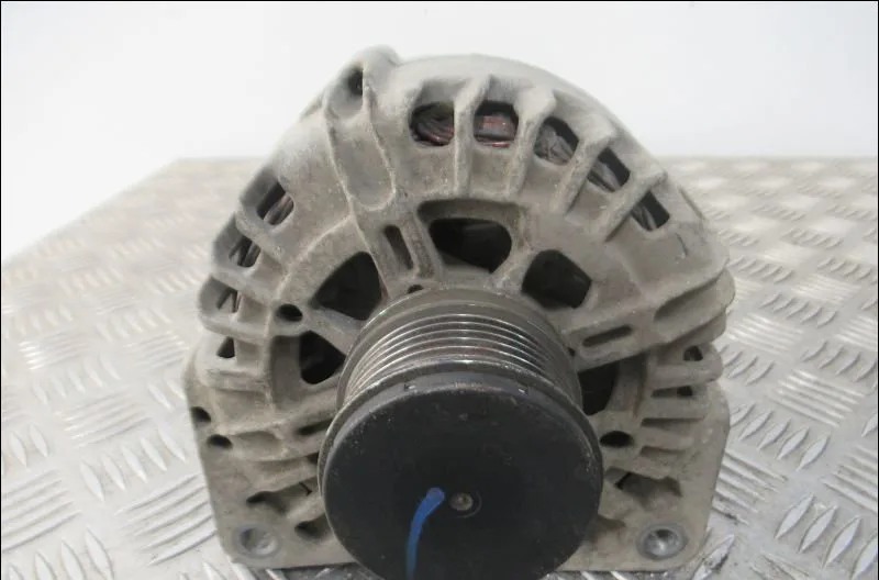 Alternateur Renault KANGOO Express (FW0-1_) 1.5 dci 90 (fw0g, fw05, fw08, fw11) (2009) 4 portes occasion