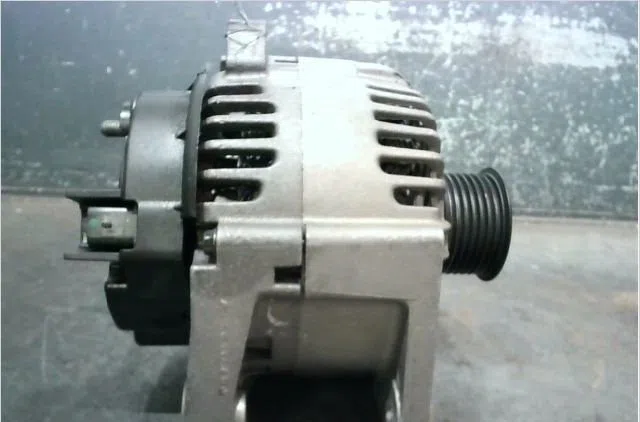 Alternateur Renault LAGUNA II (BG0-1_) 2.0 16v (bg00, bg0k, bg0p, bg0w) (2002-2007) 5 portes occasion