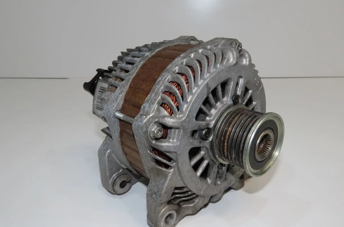 Alternateur Renault LAGUNA III (BT0-1) 2.0 dci (bt07, bt0j, bt14, bt1a, bt1s) (2007-2015) 5 portes occasion