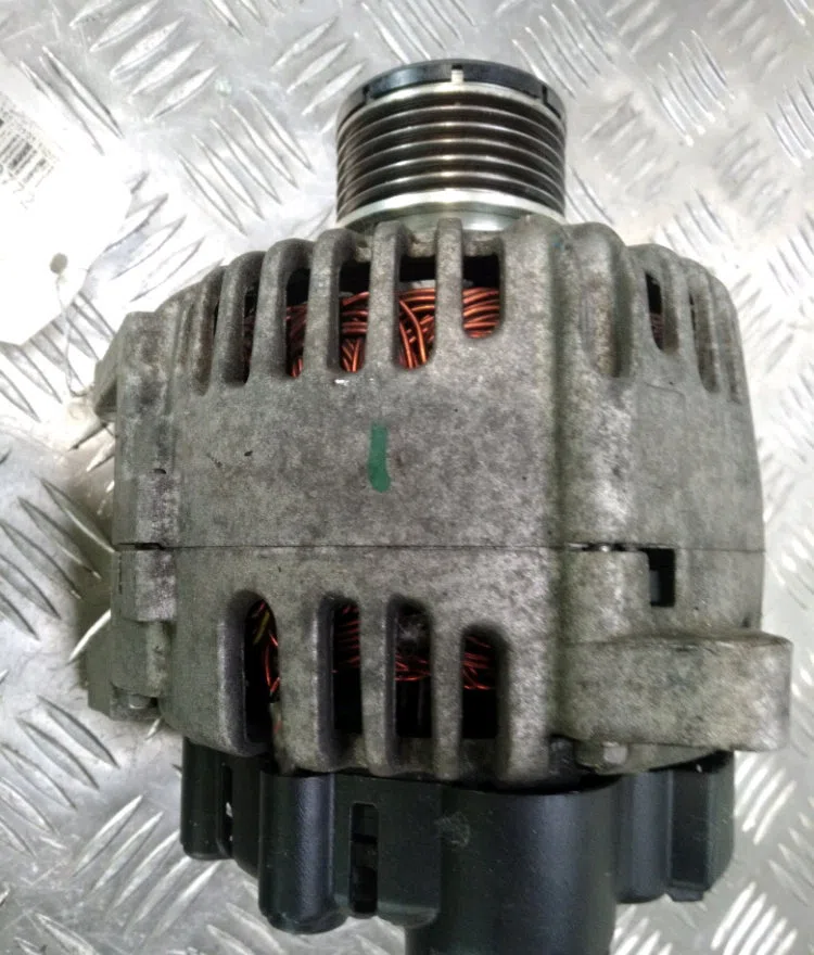 Alternateur Renault MEGANE II (BM0-1_, CM0-1_) 1.5 dci (bm1e, cm1e) (2005-2008) occasion