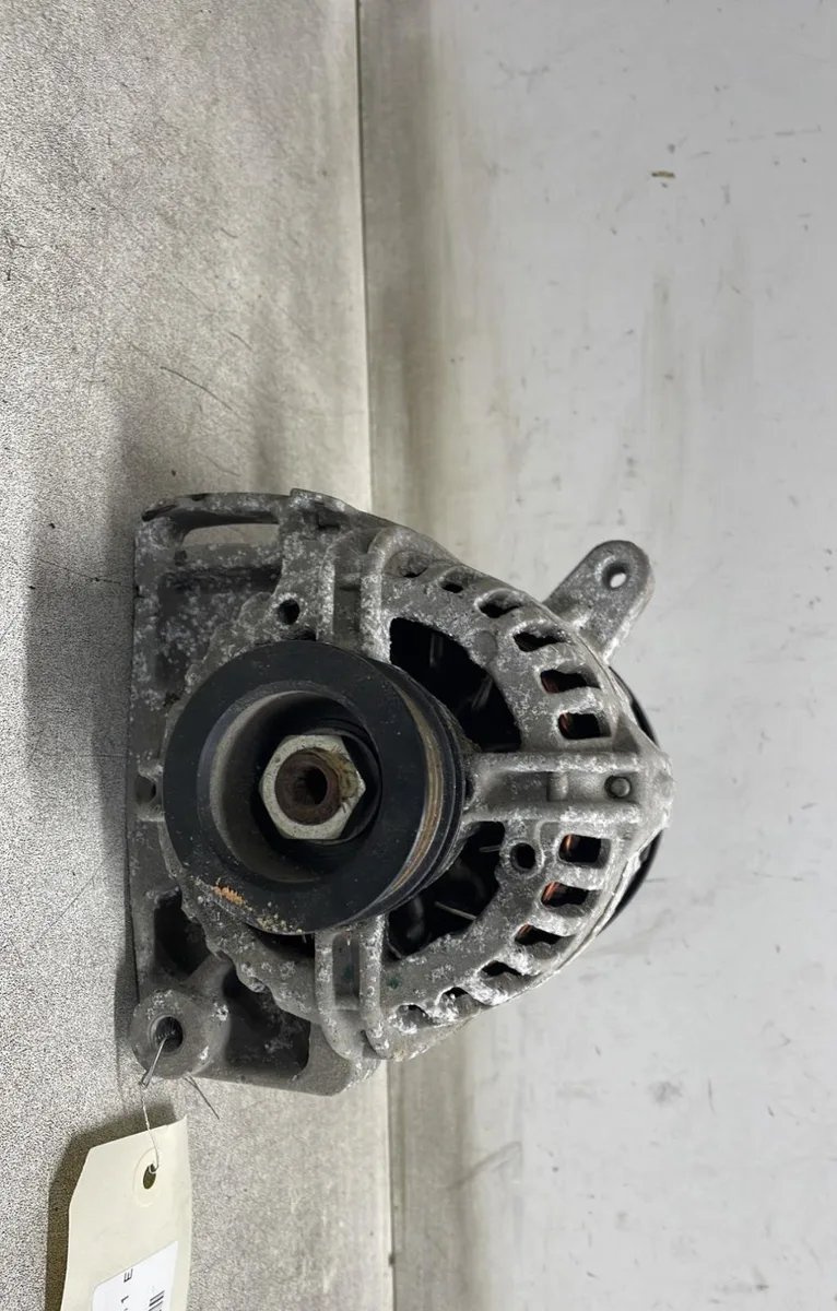 Alternateur Renault TWINGO II (CN0_) 1.2 (cn0d) (2007-2014) 3 portes occasion
