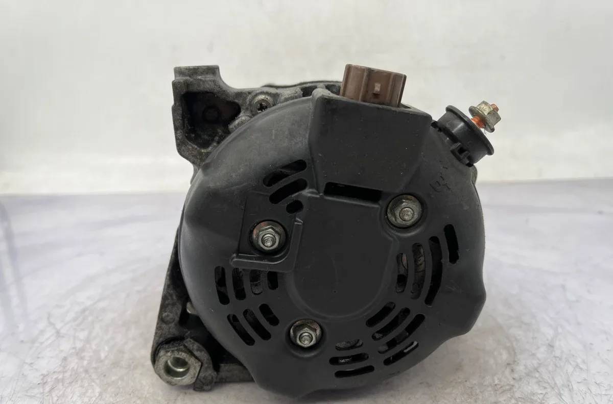 Alternateur TOYOTA YARIS 2 PHASE 1 occasion