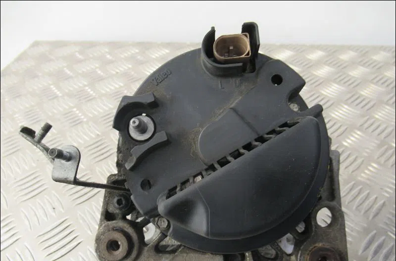 Alternateur Volkswagen POLO (9N_, 9A_) 1.2 12v (2001-2007) 5 portes occasion