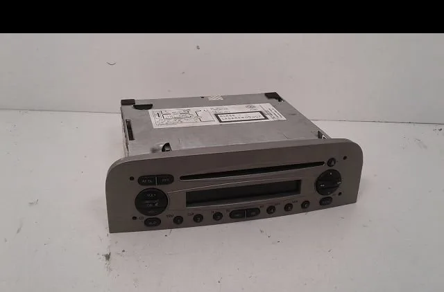 Autoradio Alfa romeo 147 (937_) 1.6 16v t.spark (937.axa1a, 937.axb1a, 937.bxb1a) (2001-2010) occasion
