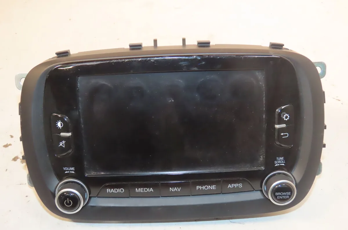Autoradio Fiat 500X (334_) 1.6 d multijet (334axa1b, 334axa11) (2014) occasion