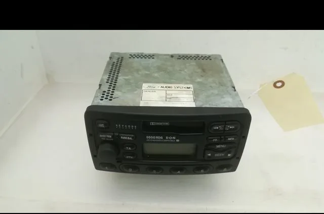 Autoradio Ford MONDEO II (BAP) 1.8 td (1996-2000) 5 portes occasion