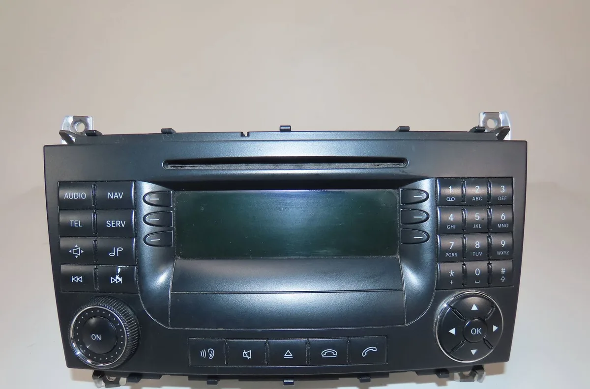 Autoradio Mercedes-benz CLASSE C (W203) C 220 cdi (203.008) (2003-2007) occasion