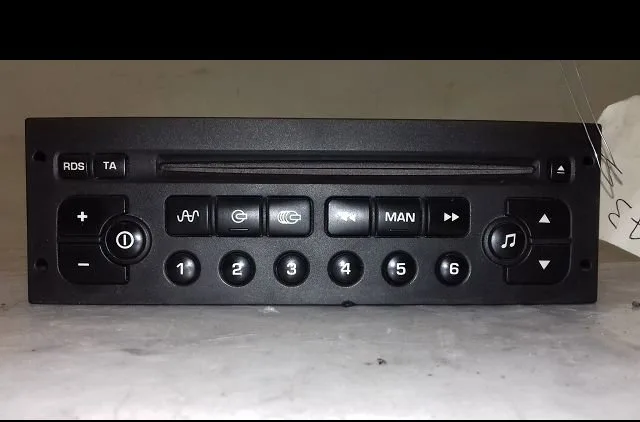 Autoradio Peugeot 206 3-5 portes (2A-C) 1.9 d (1998-2001) 5 portes occasion