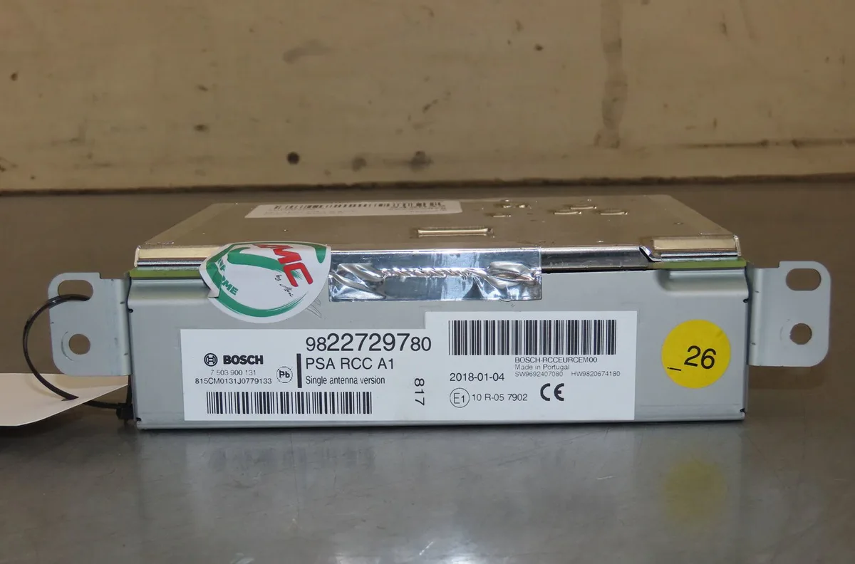Autoradio Peugeot 208 I (CA_, CC_) 1.2 vti 82 (2012) occasion