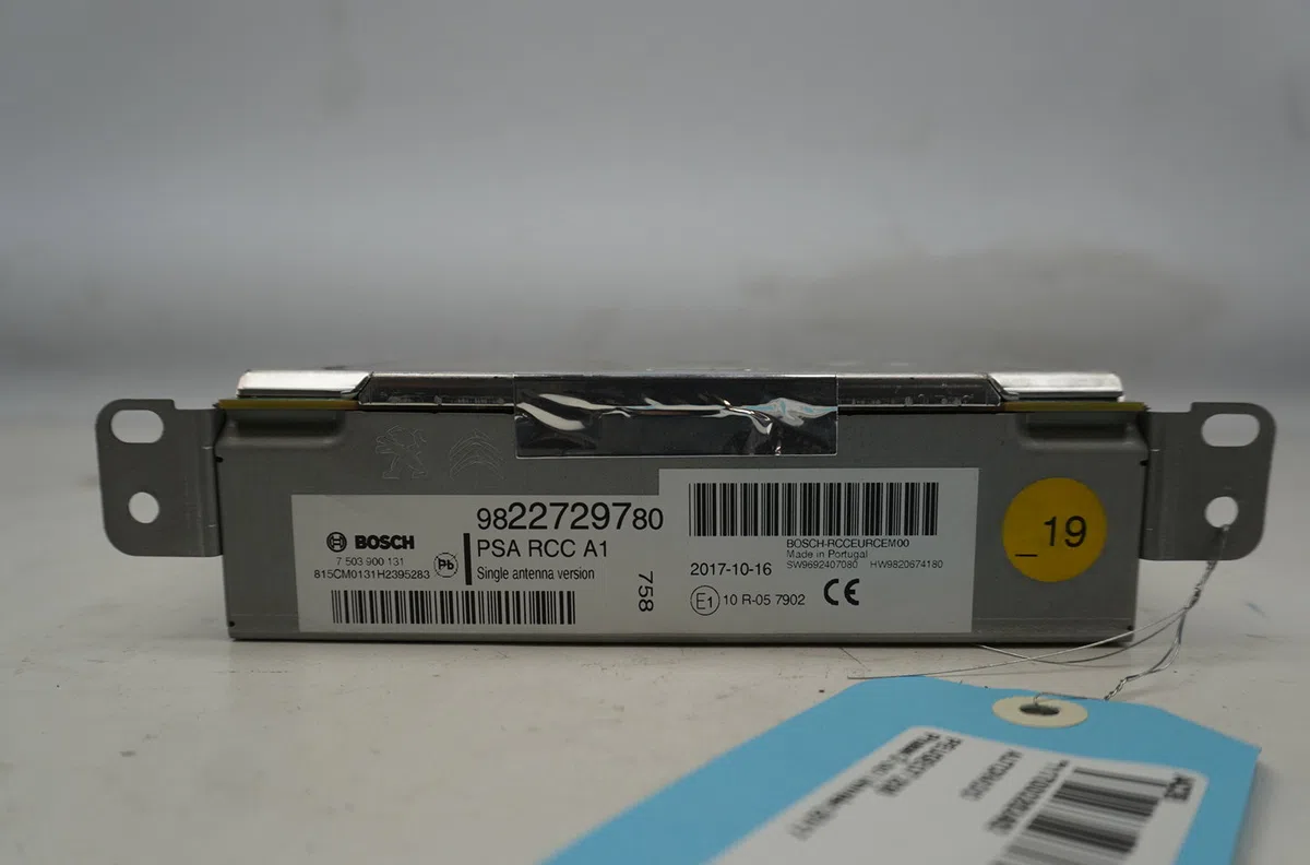 Autoradio Peugeot 208 I (CA_, CC_) 1.2 vti 82 (2012) occasion