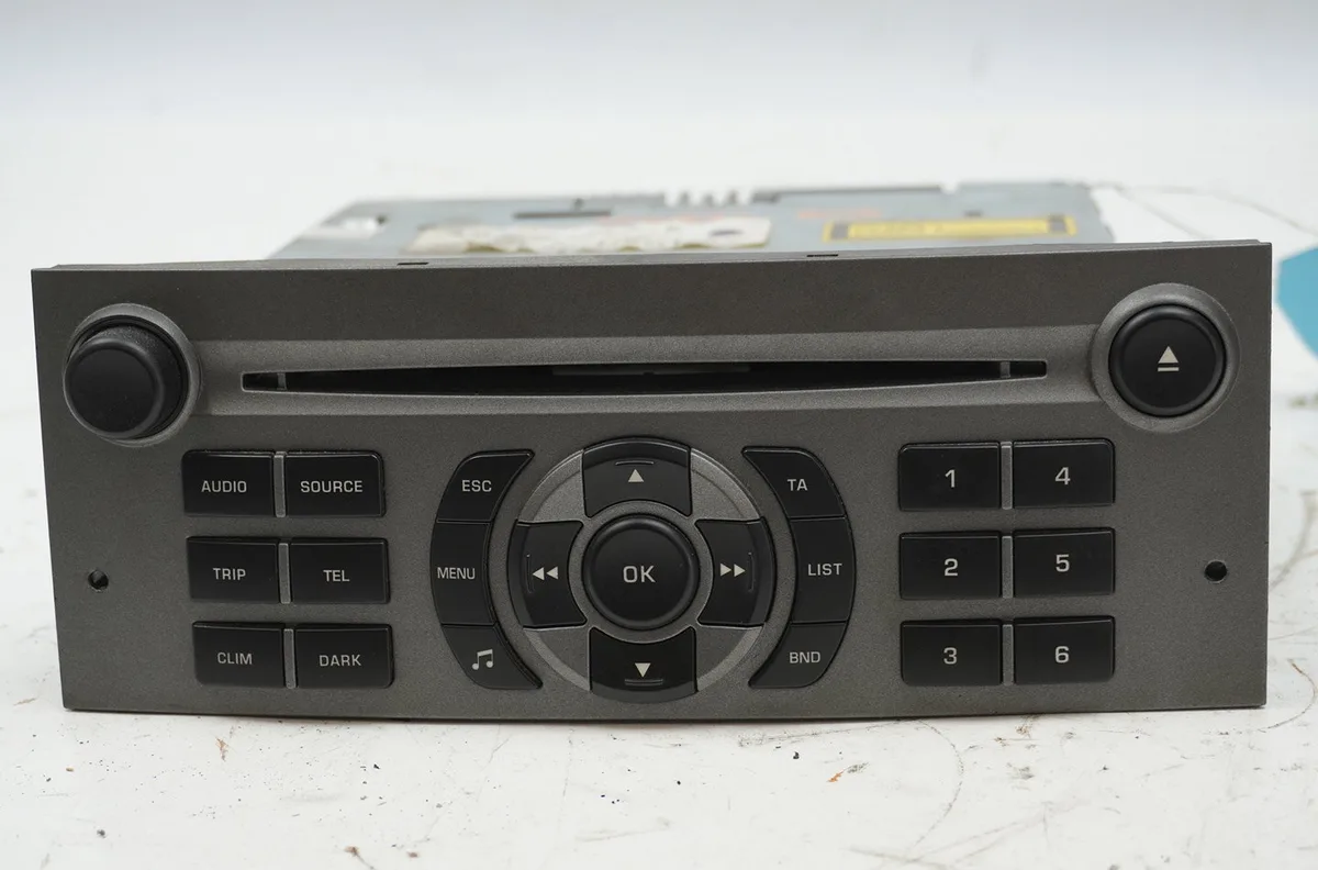 Autoradio Peugeot 407 (6D_) 2.0 hdi 135 (6drhrh, 6drhre, 6drhrg, 6drhrj) (2004-2010) 4 portes occasion
